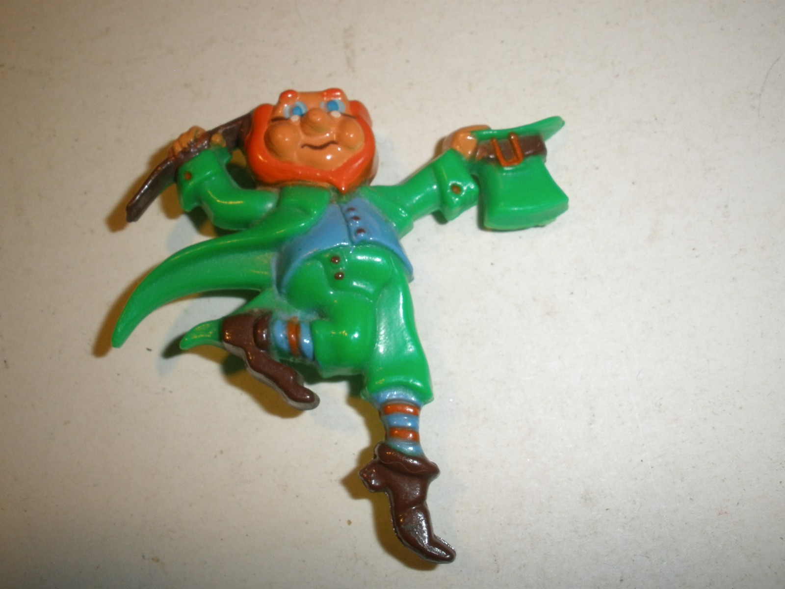 Vintage Made in Hong Kong Plastic Leprechaun Brooch 2.5″x2.5″ St Patrick’s Day