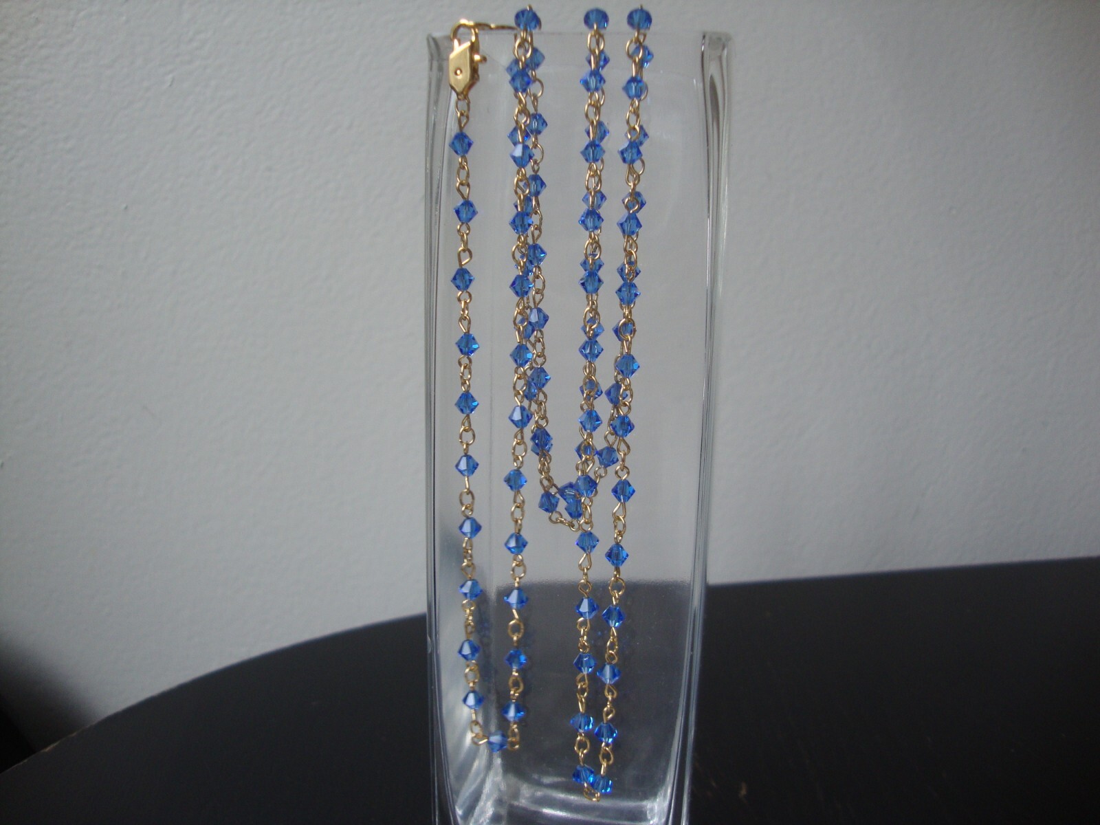 VINTAGE MINIATURE AUSTRIAN CRYSTAL SWISS BLUE CRYSTAL BEADS GOLD TONE NECKLACE