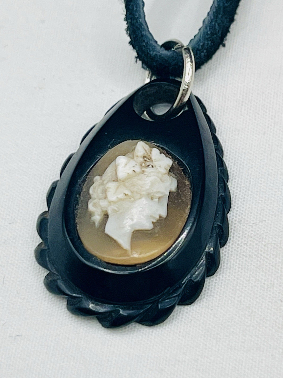 Victorian Carved Whitby BLACK JET SHELL CAMEO MOURNING Leather Choker necklace