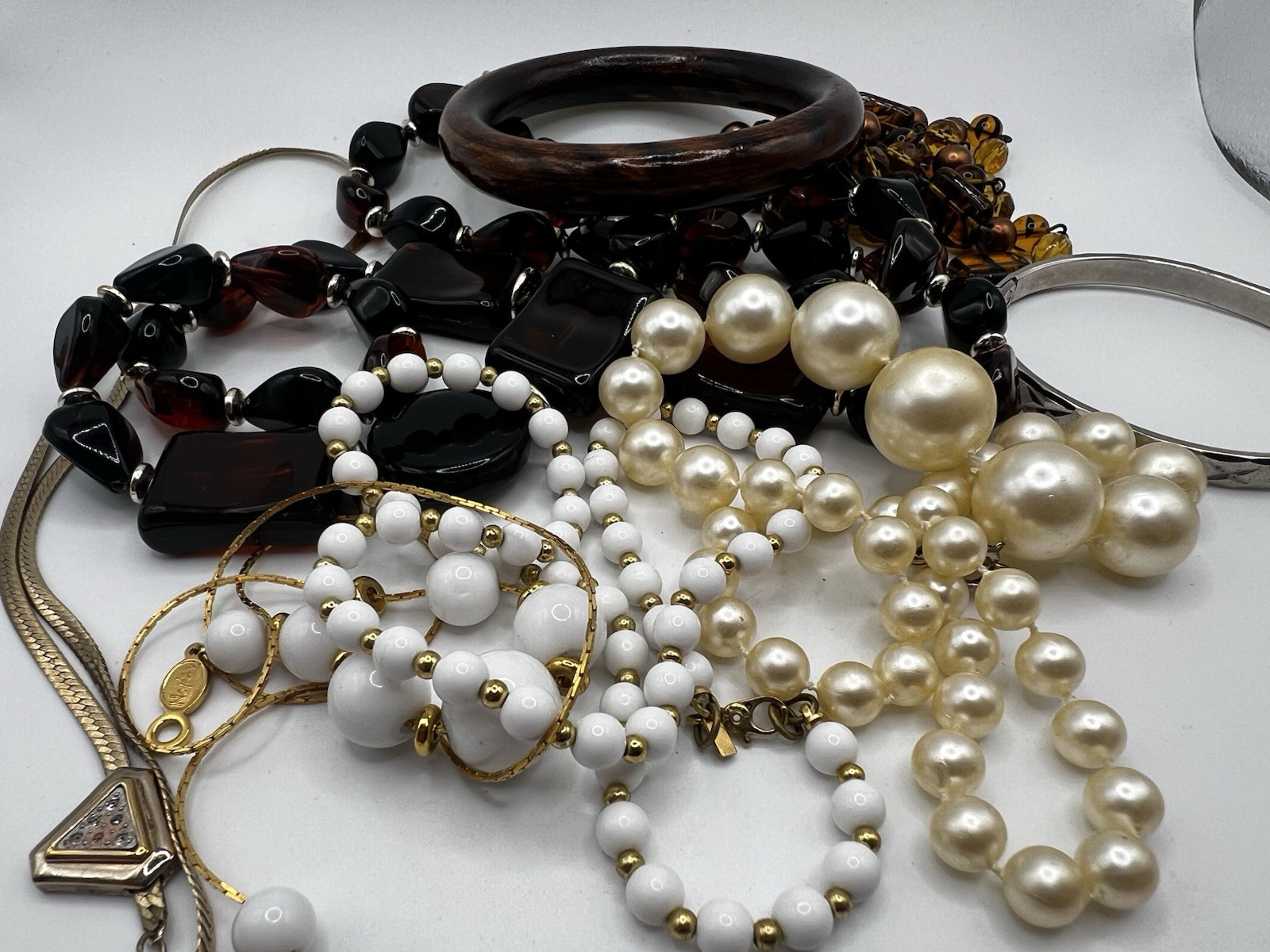 Vintage Jewelry Lot 8 Pieces Signed And Unsigned Monet Napier Avon All Wearable