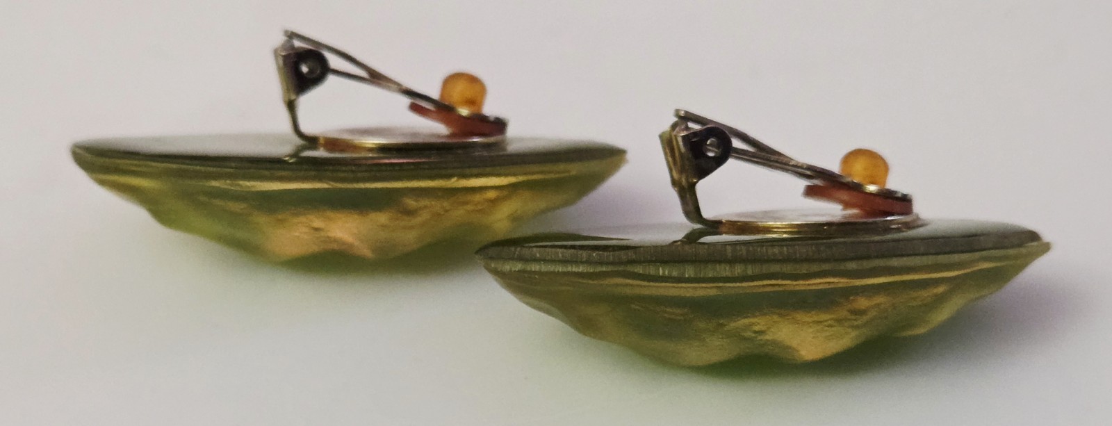 Vintage Large Statement Green Acrylic Plastic Glass Clip On Earrings 2″ x 1 1/4″