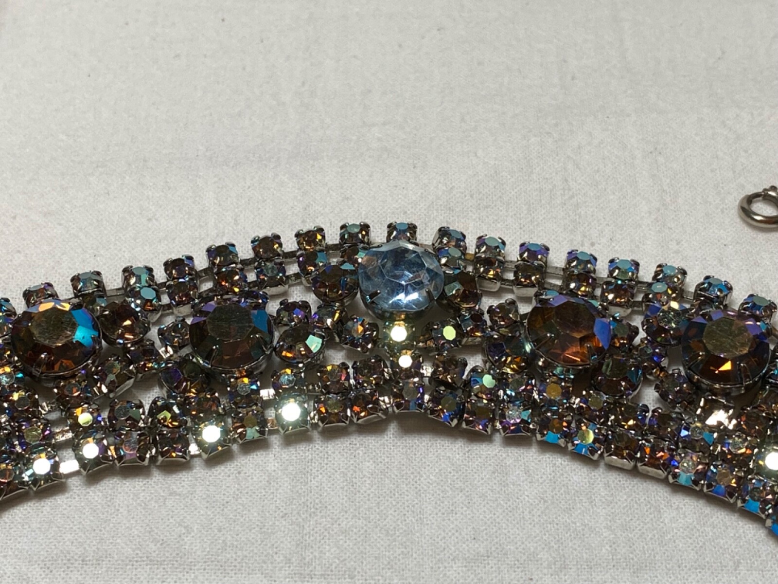 Vintage 7″ x 1″ blue ab possibly Juliana? safety chain missing two sm stones