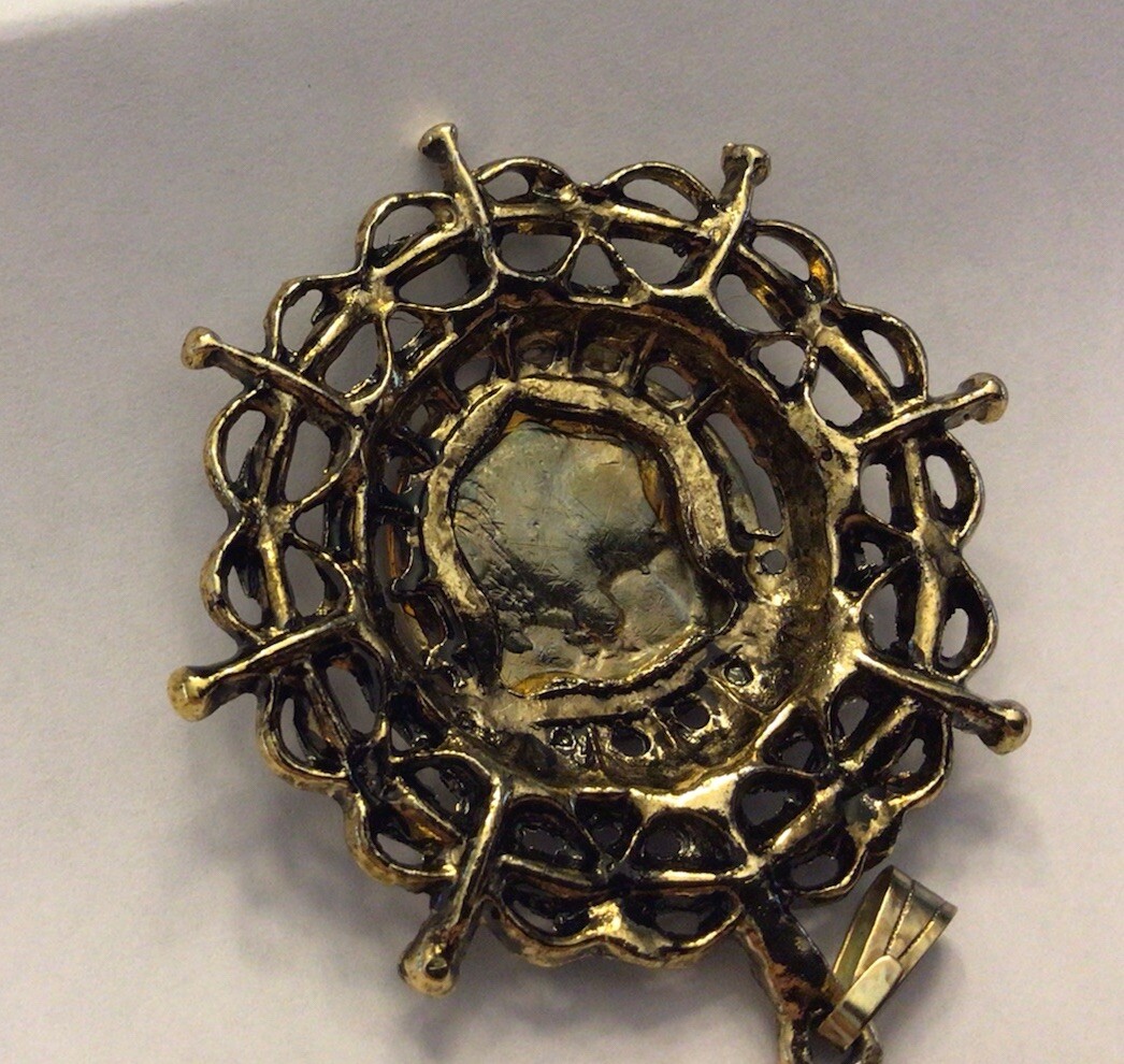VTG 1930 Indian Head Buffalo Nickel Pendant Antique Gold Tone 1-7/8”