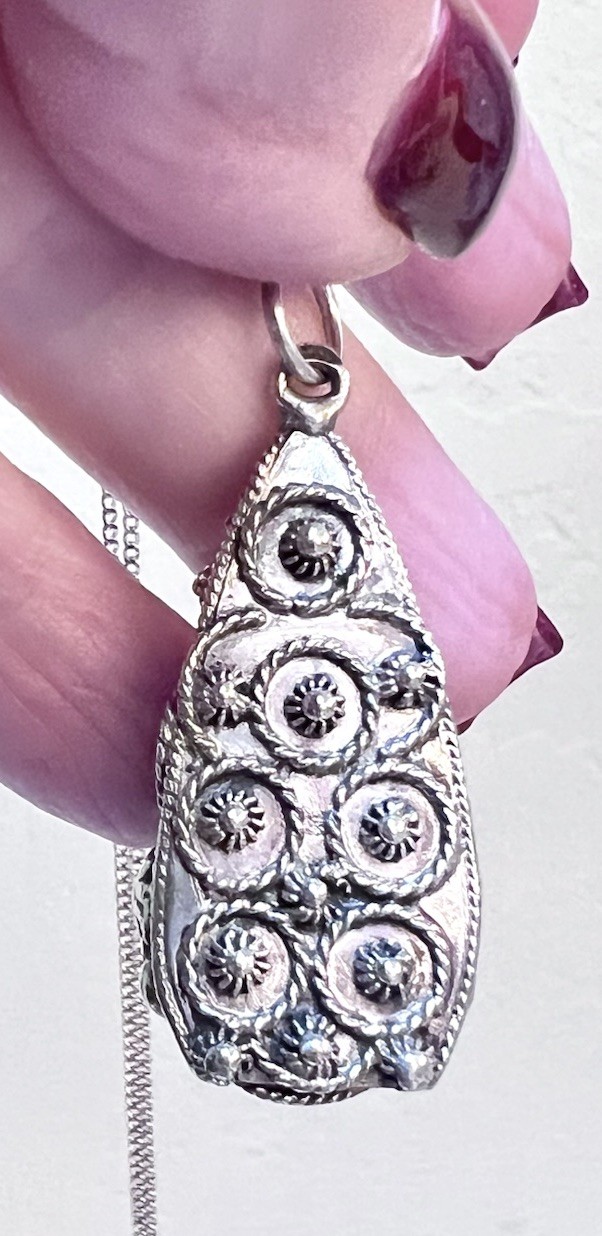 LOVELY Antique/Vintage Ornate Sterling Silver Cannetille Amethyst Necklace