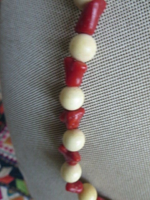 ANTIQUE GENUINE RED CORAL BEADS 14K NECKLACE