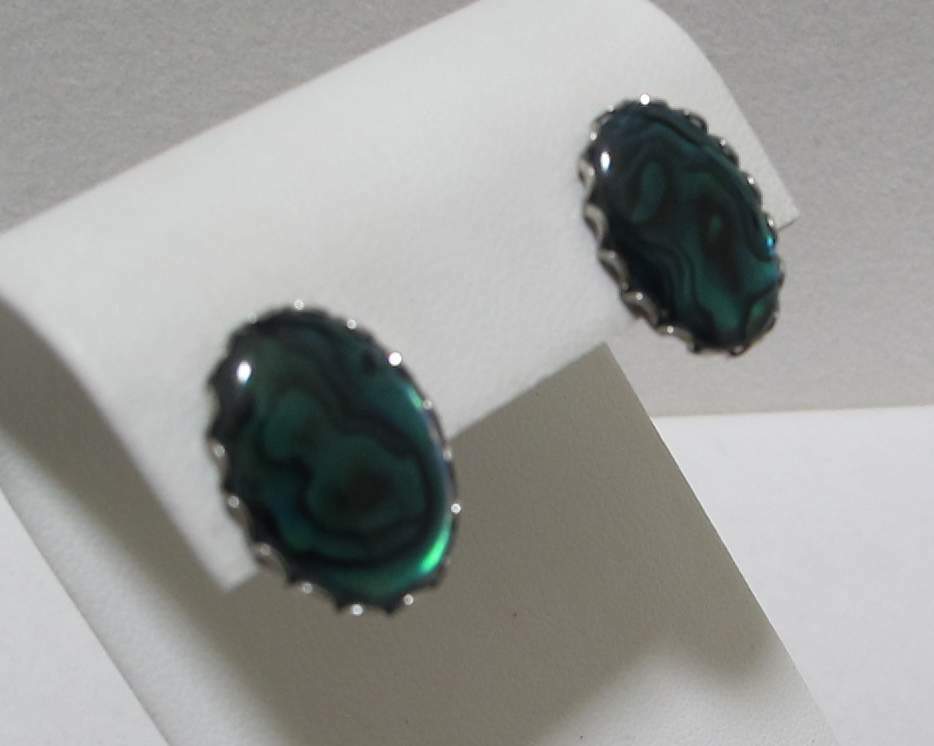 Vtg Vivid Iridescent Green Lucite (& Abalone?) Silver Tone Oval Post Pierced Ear