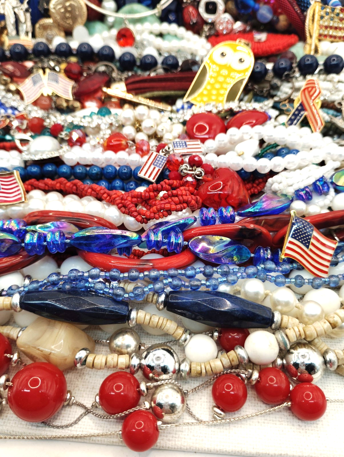 135 Vtg Wearable Pcs RED, WHITE & BLUE Patriotic Mixed Lot, FREE SHIP! Lot#681