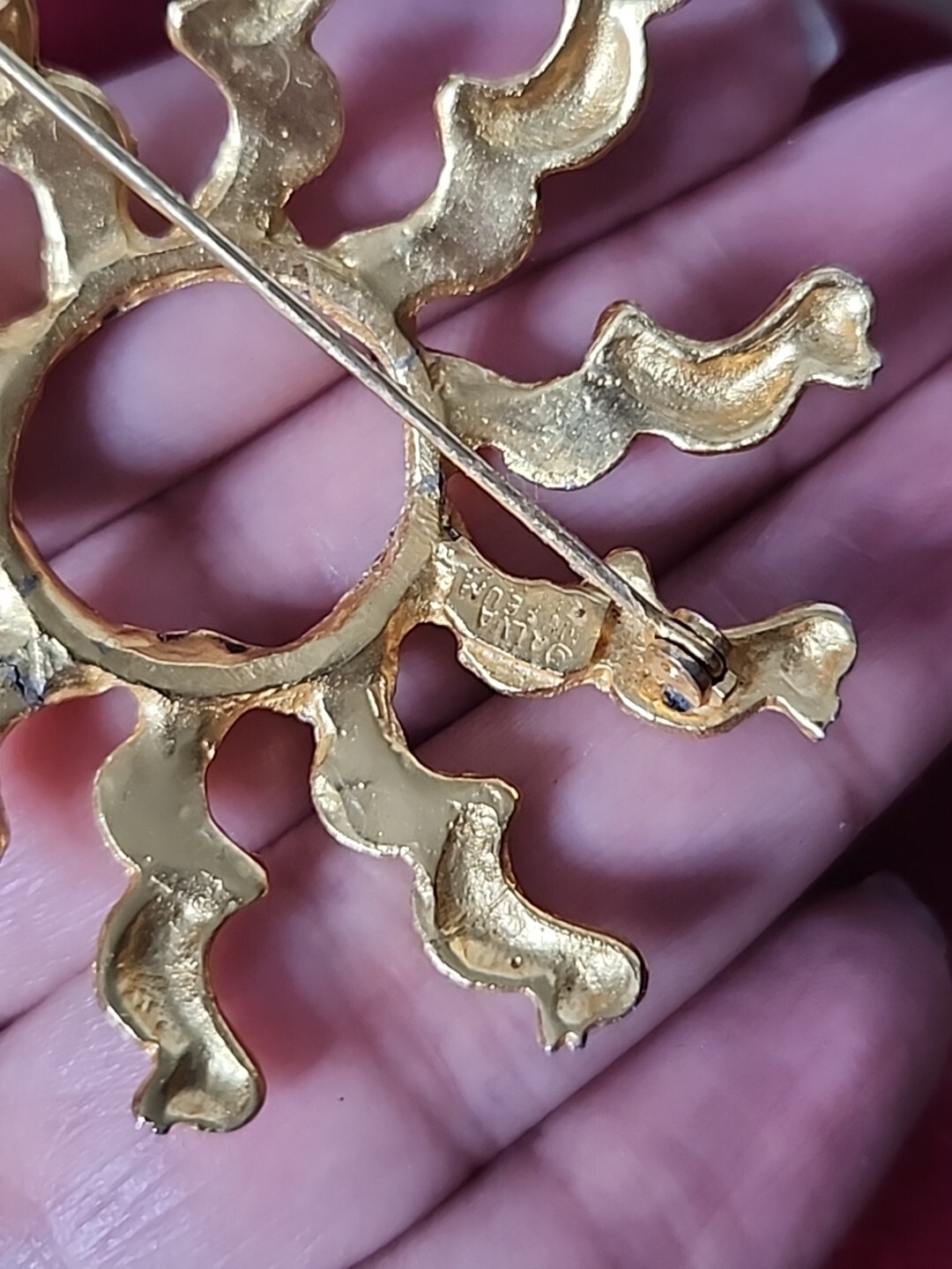 Alva Studios Double Duck Figures Brooch Museum Replicas Gold Tone Roman 2 1/4″