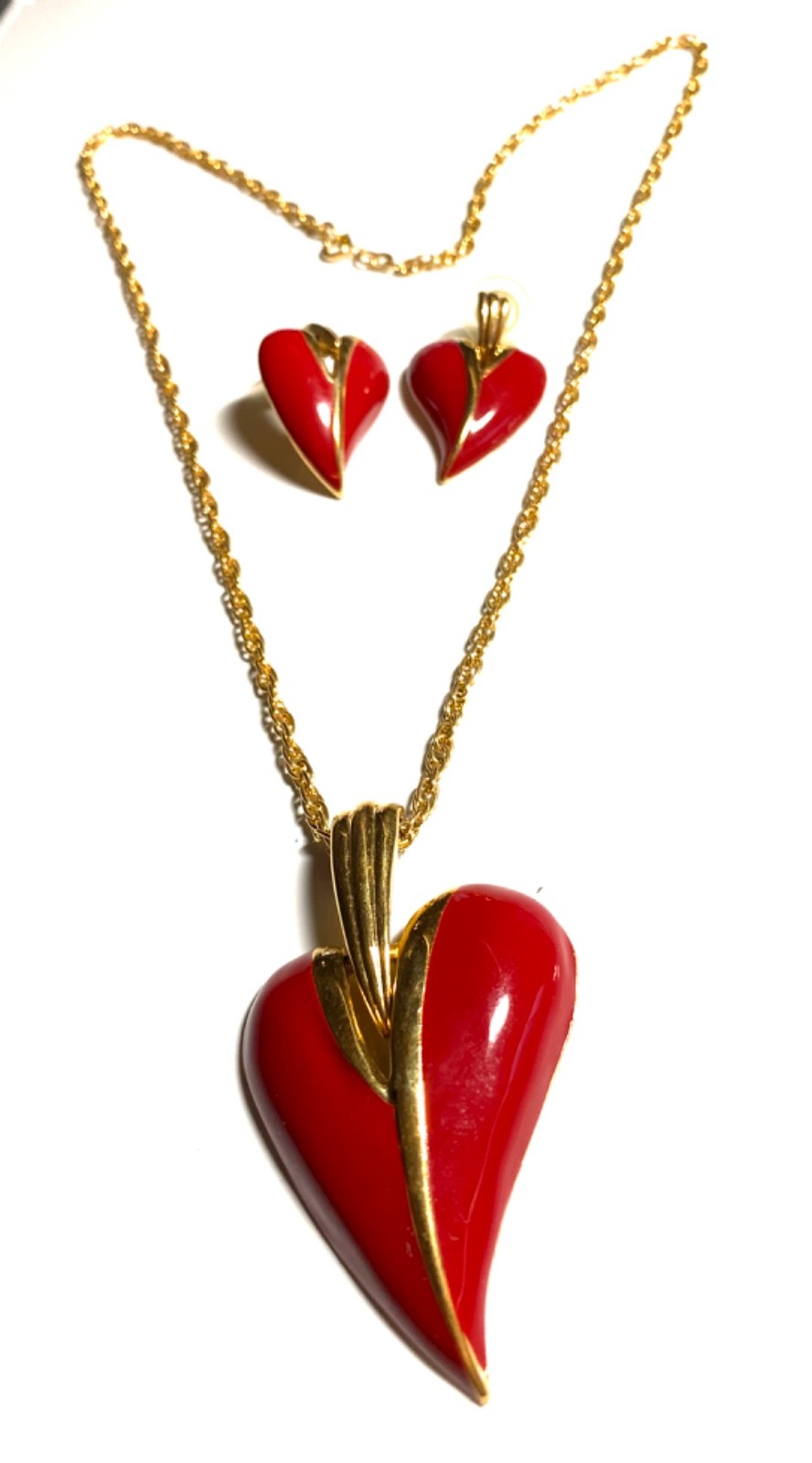 Red Gold Tone Heart Necklace with Matching Post Earrings 22 inches