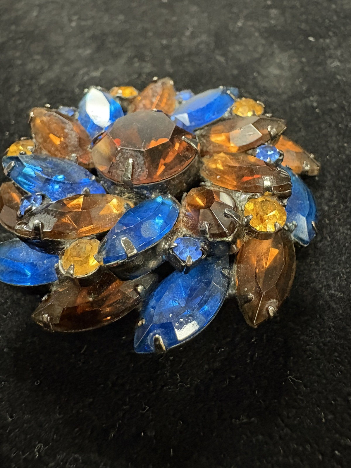 Vintage Juliana DeLizza&Elster round swirl brooch in capri blue and amber/topaz