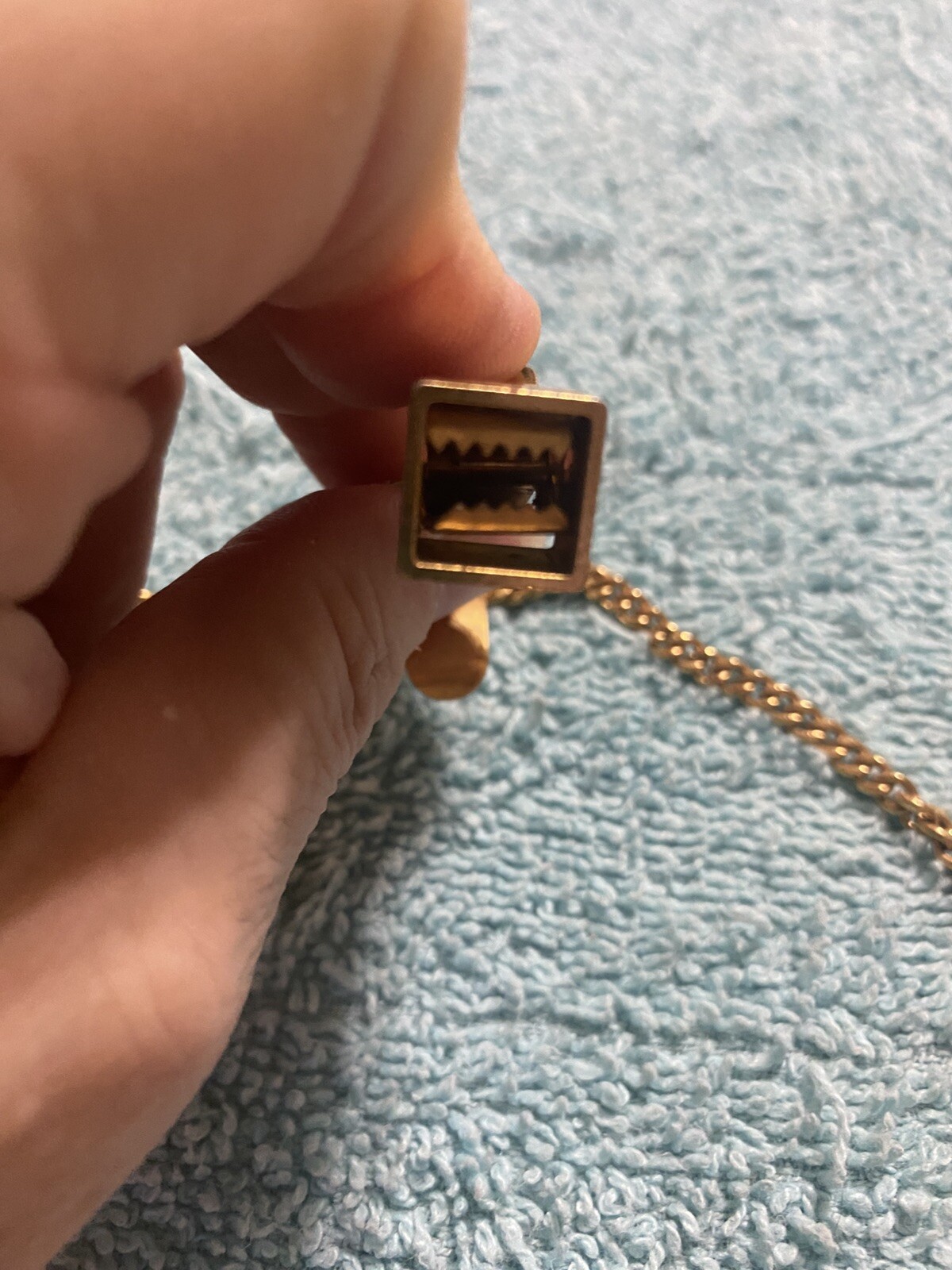 VTG 24KT GOLD PLATED-MADE USA- CHAIN WITH HOOK CLIP (MISSING RING ON OTHER END)