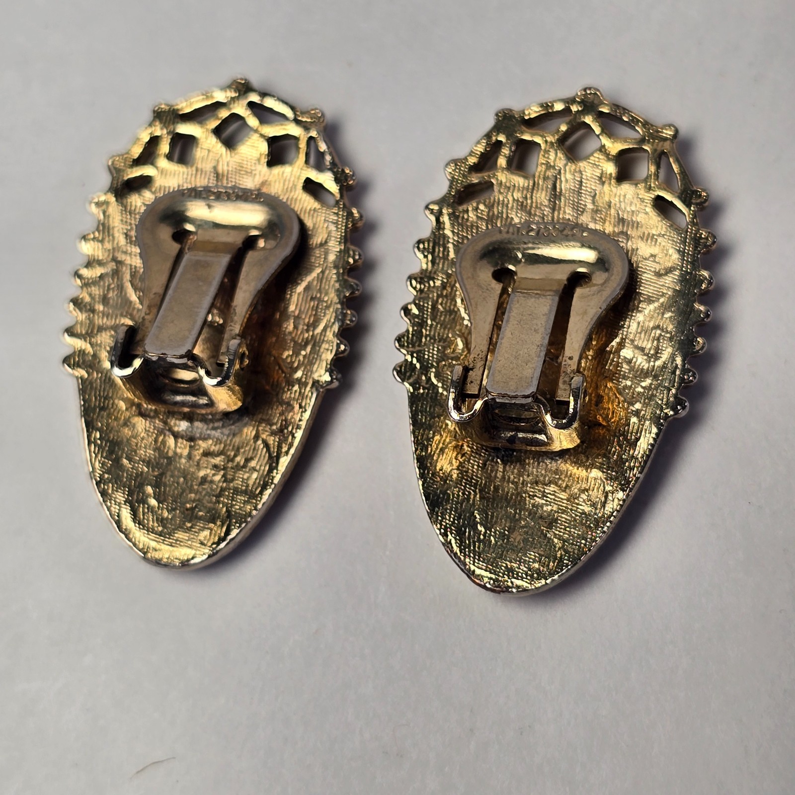 Vintage Gold Tone Filigree Oval Clip On Earrings Patent 2733491 Mid Century