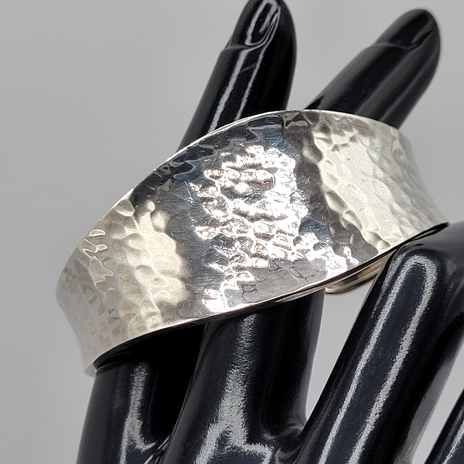 ATI Mexico 925 Sterling Silver Hammered Recessed Wave Cuff Vtg Bracelet 19 Grams