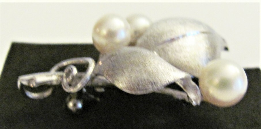 VTG 925 Sterling 3 Real 7mm Pearls Leaf Pin Brooch/ Pendant 5.3 gram 1 1/2″ x 1″