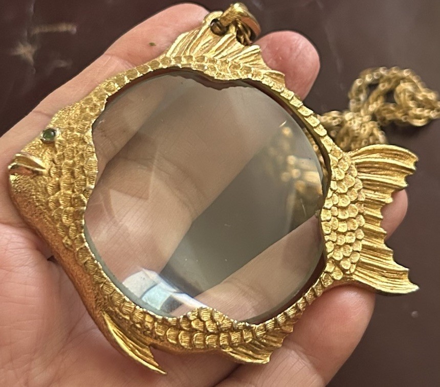 Vintage Signed FLORENZA Fish Jelly Belly Magnifying Glass Pendant Necklace 70s