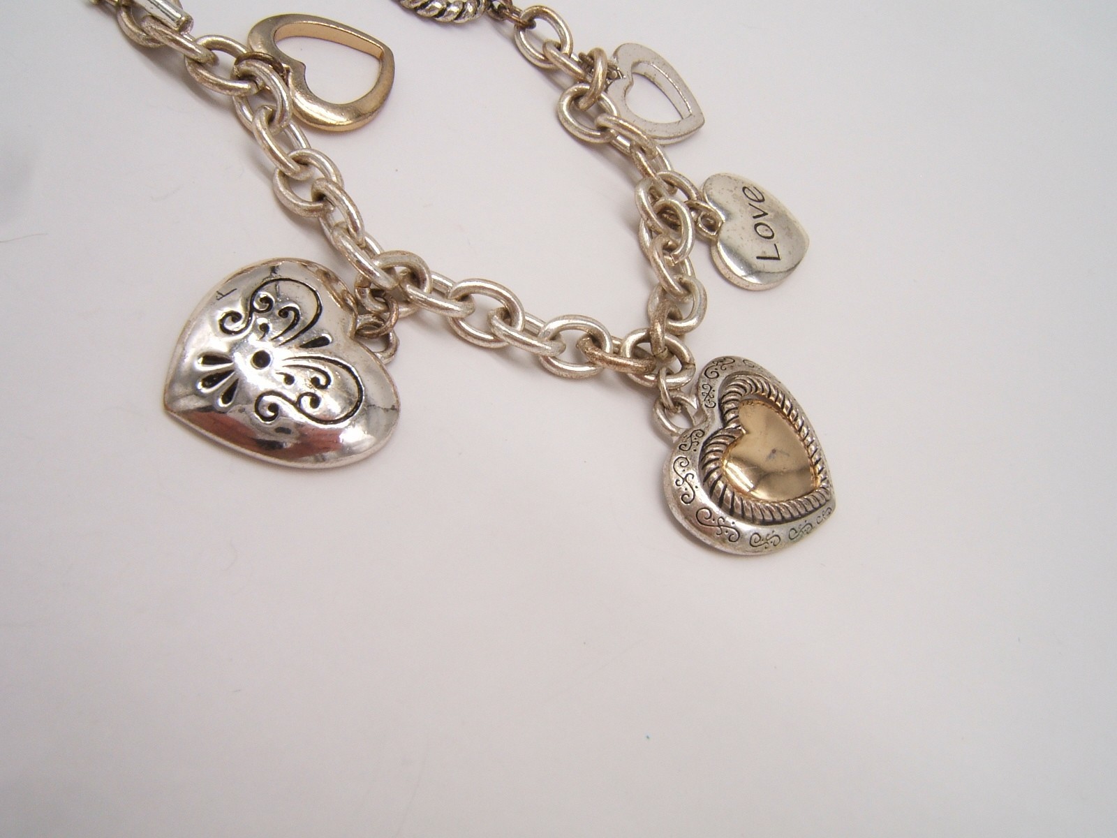 VTG SILVER TONE HEART CHARM BRACELET TOGGLE CLOSURE
