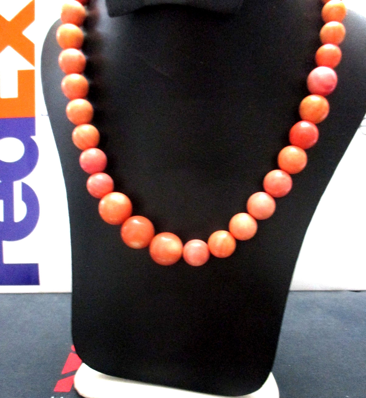 Vintage M0M0 Art Deco Authentic ☆ Undyed Untreated ☆ Necklace Coral ☆ Organic.