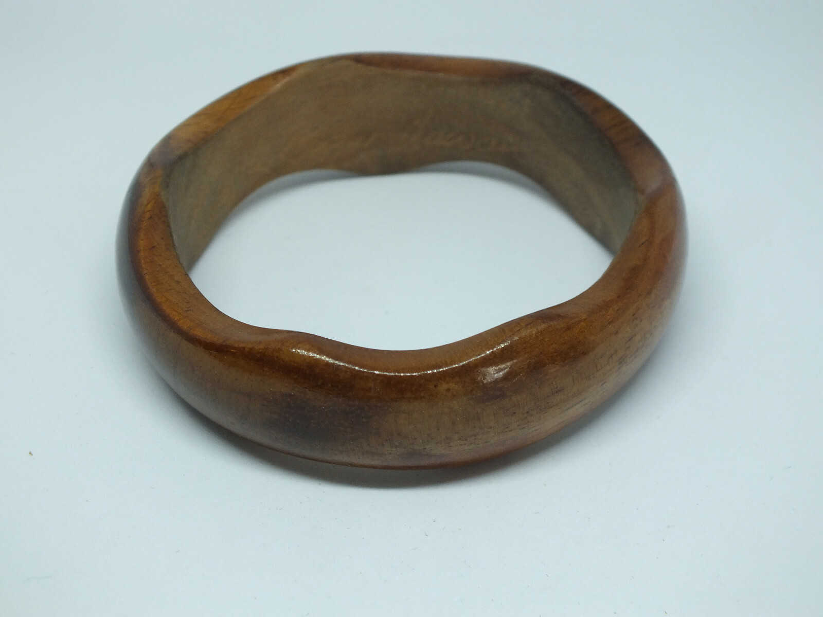 Beautiful Bangle Bracelet Wood Curved Edge Signed Hawaii 3/4″ Wide x 2 3/8″ A ID