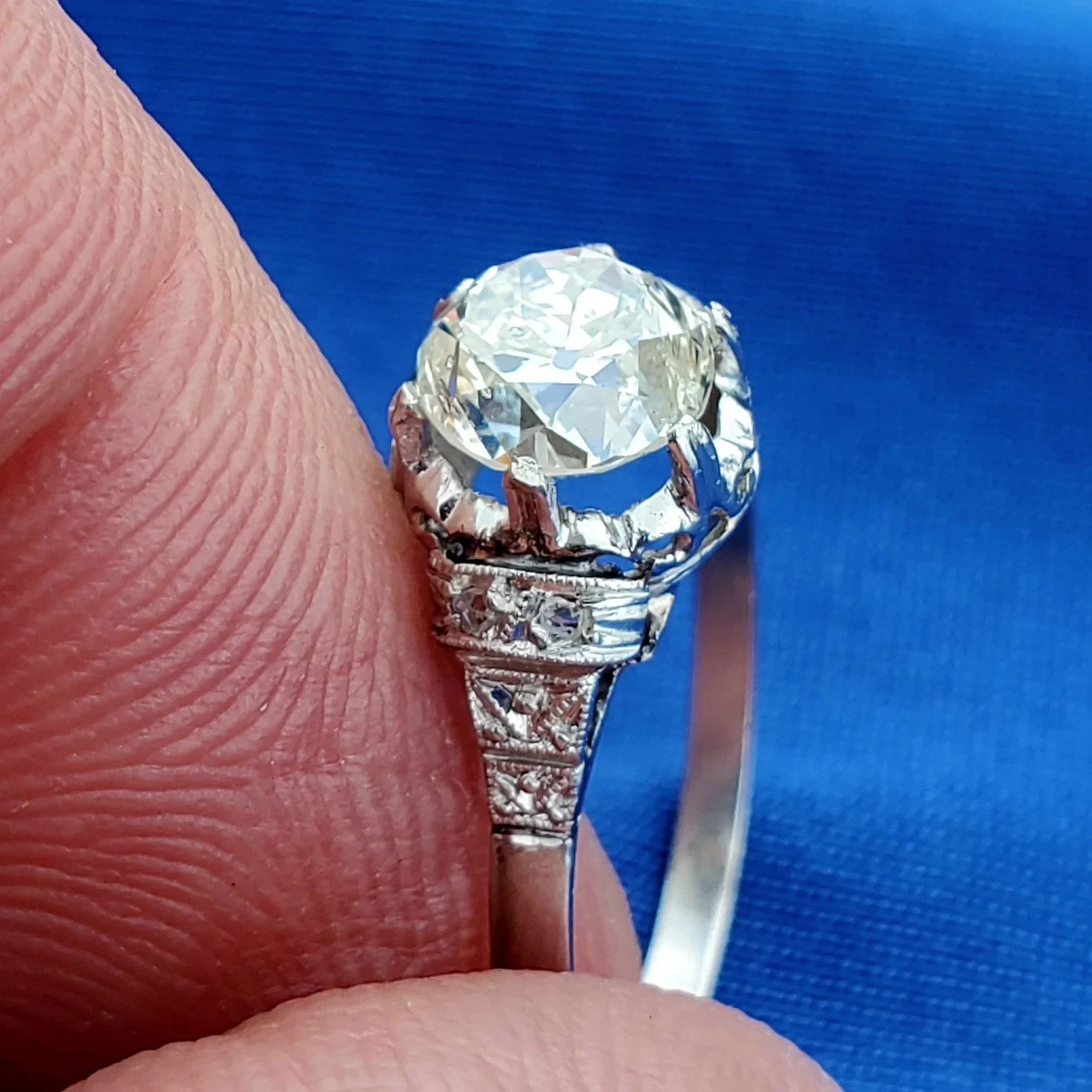 Original EARTH MINED DIAMOND Cushion cut Deco Engagement Ring PLATINUM Solitare