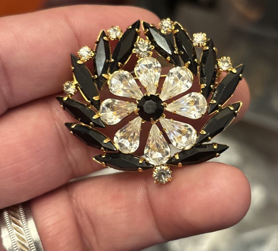 Vintage Prong Set Black Clear Rhinestone Flower Pin Brooch Gold Tone