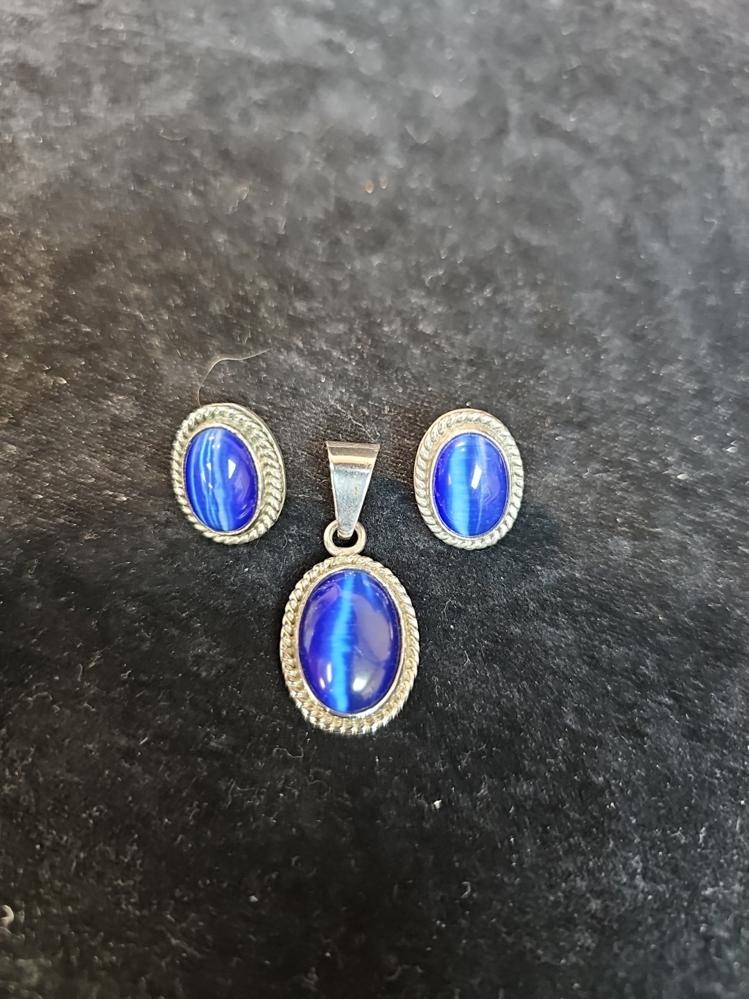 Vintage 925 Sterling Silver Mexico ATI Blue Cat’s Eye Stone Pendant & Earrings