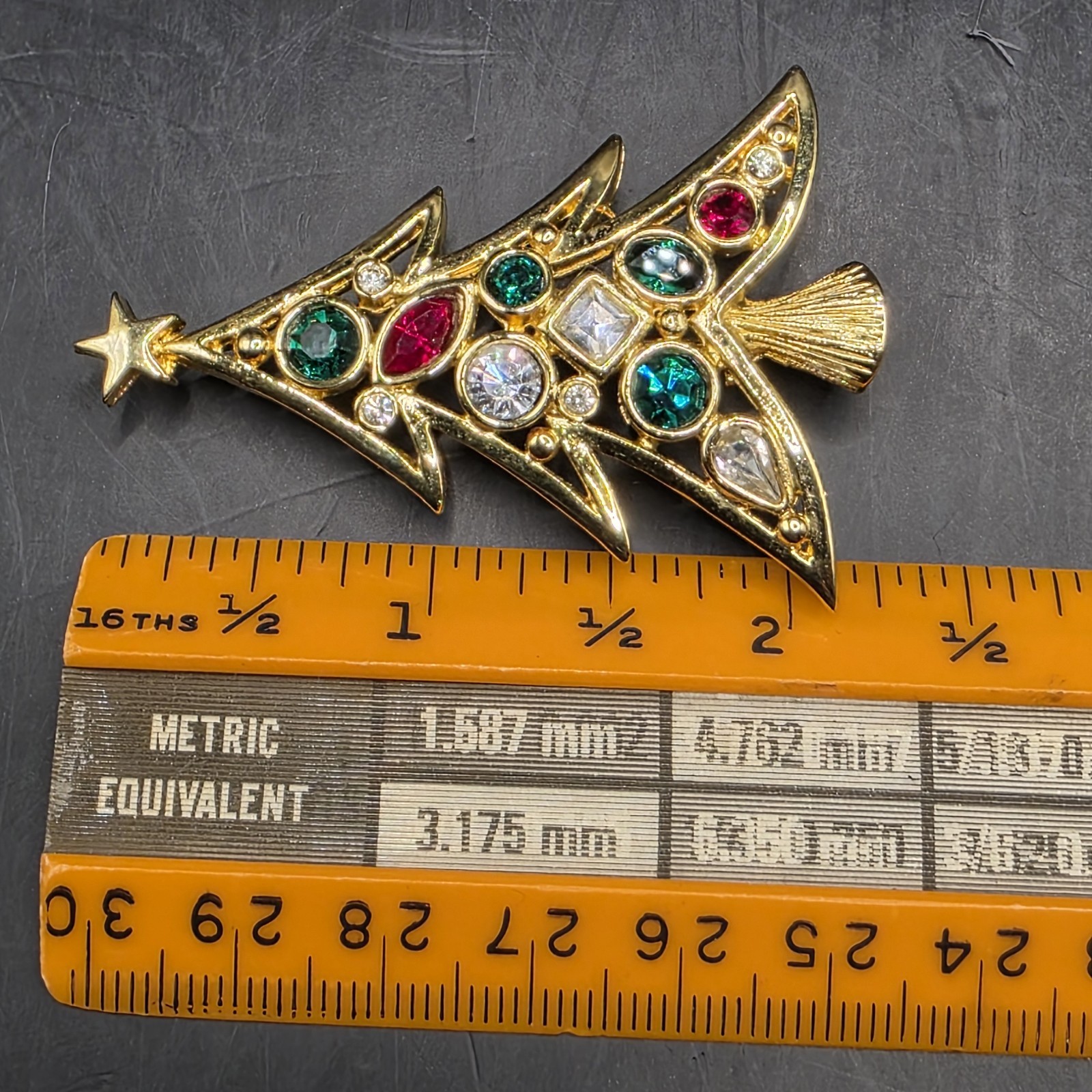 Vintage LIA LIANNA Gold Tone Rhinestone Christmas Tree Brooch
