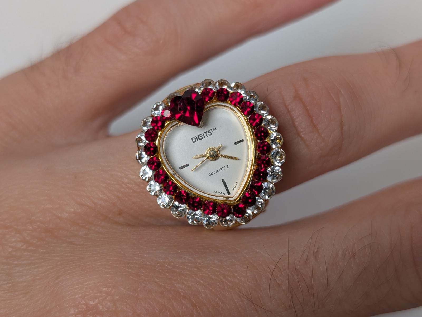 Vtg Digits Bonetto Ring Watch Heart Rhinestone Bezel Gold Tone Expansion Band