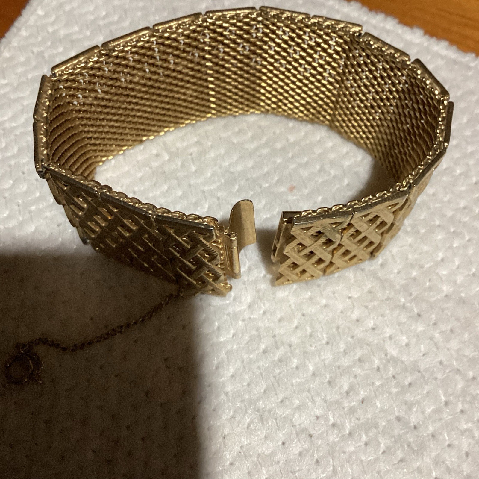 Vintage Wide Gold Tone Unsigned Panel Bracelet 7 3/4” Long