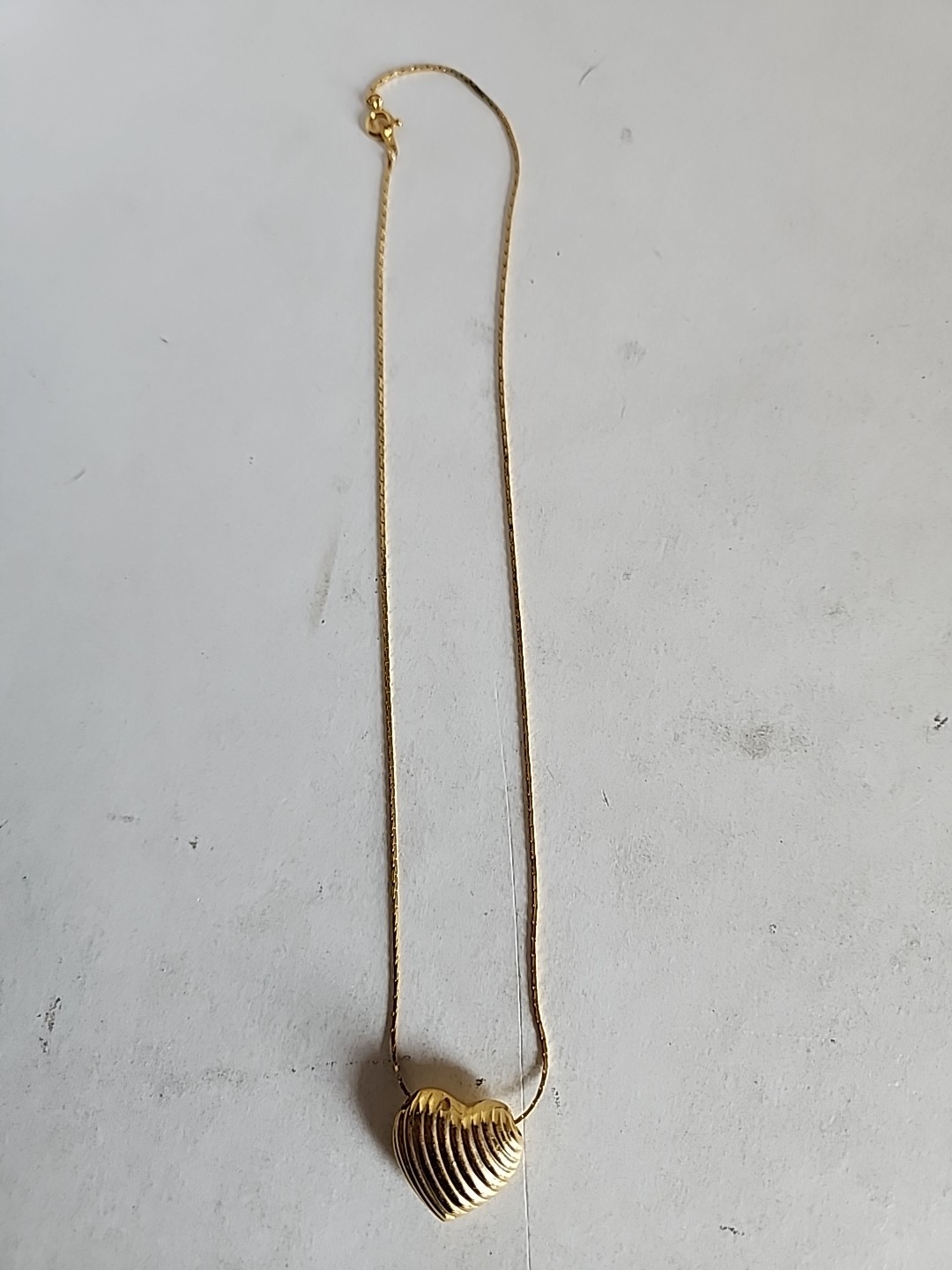 Vintage Gold Tone Lined Puff Heart on 16 Inch Cobra Chain Necklace