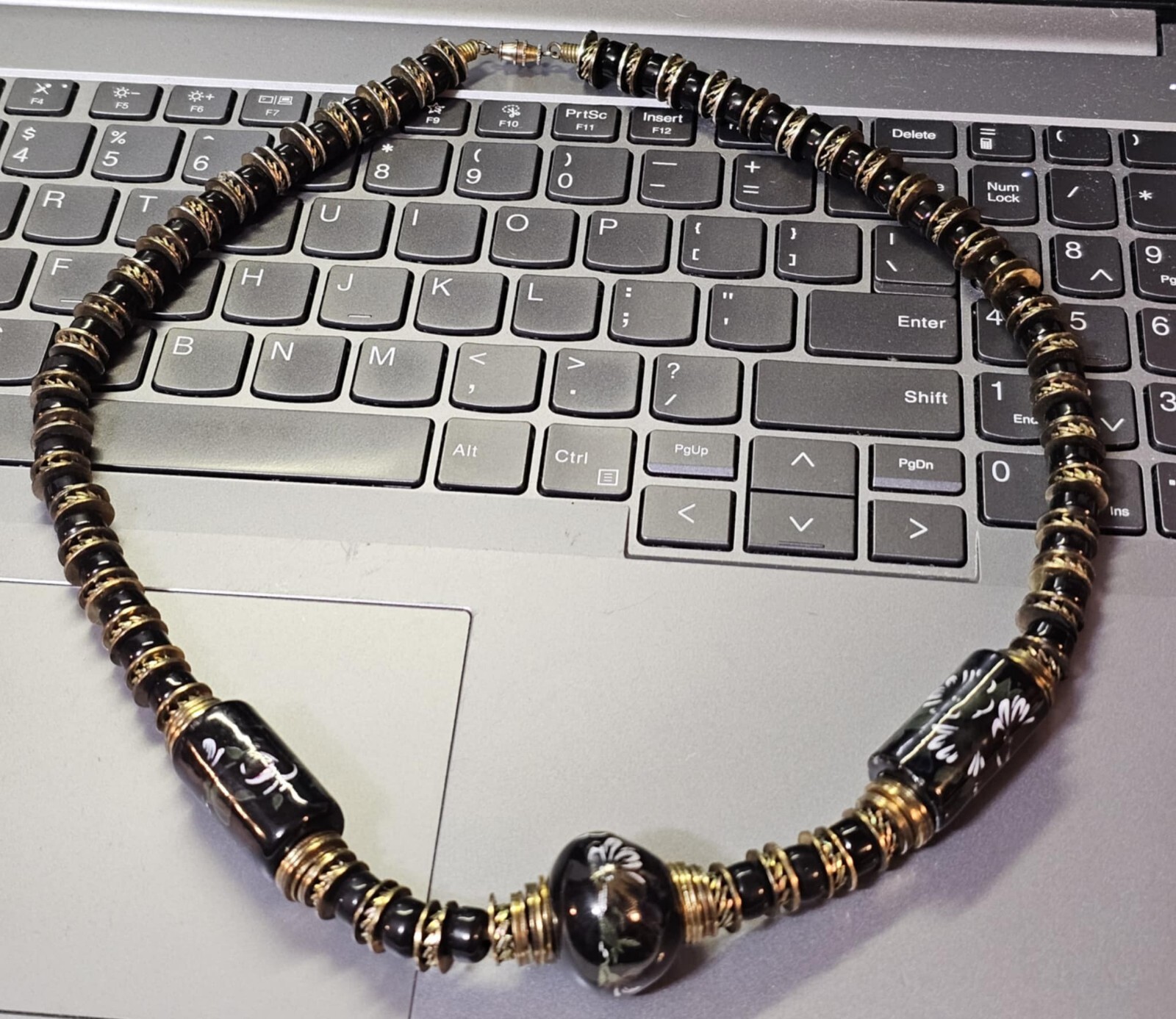 vtg Thick Necklace w/ Metal & Black Glass Beads w flowers 23.5in-Heavy 123g- S88