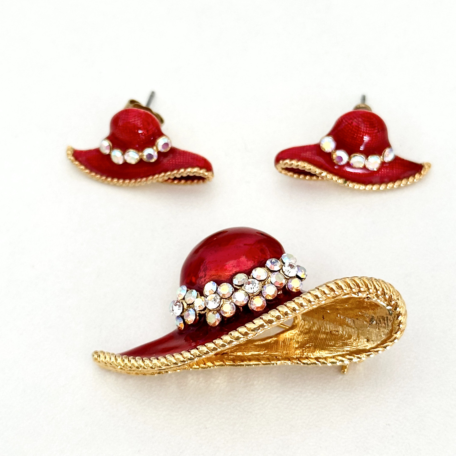Vintage Red Enamel AB Rhinestone Gold Tone Hat Brooch Pin Earrings Set