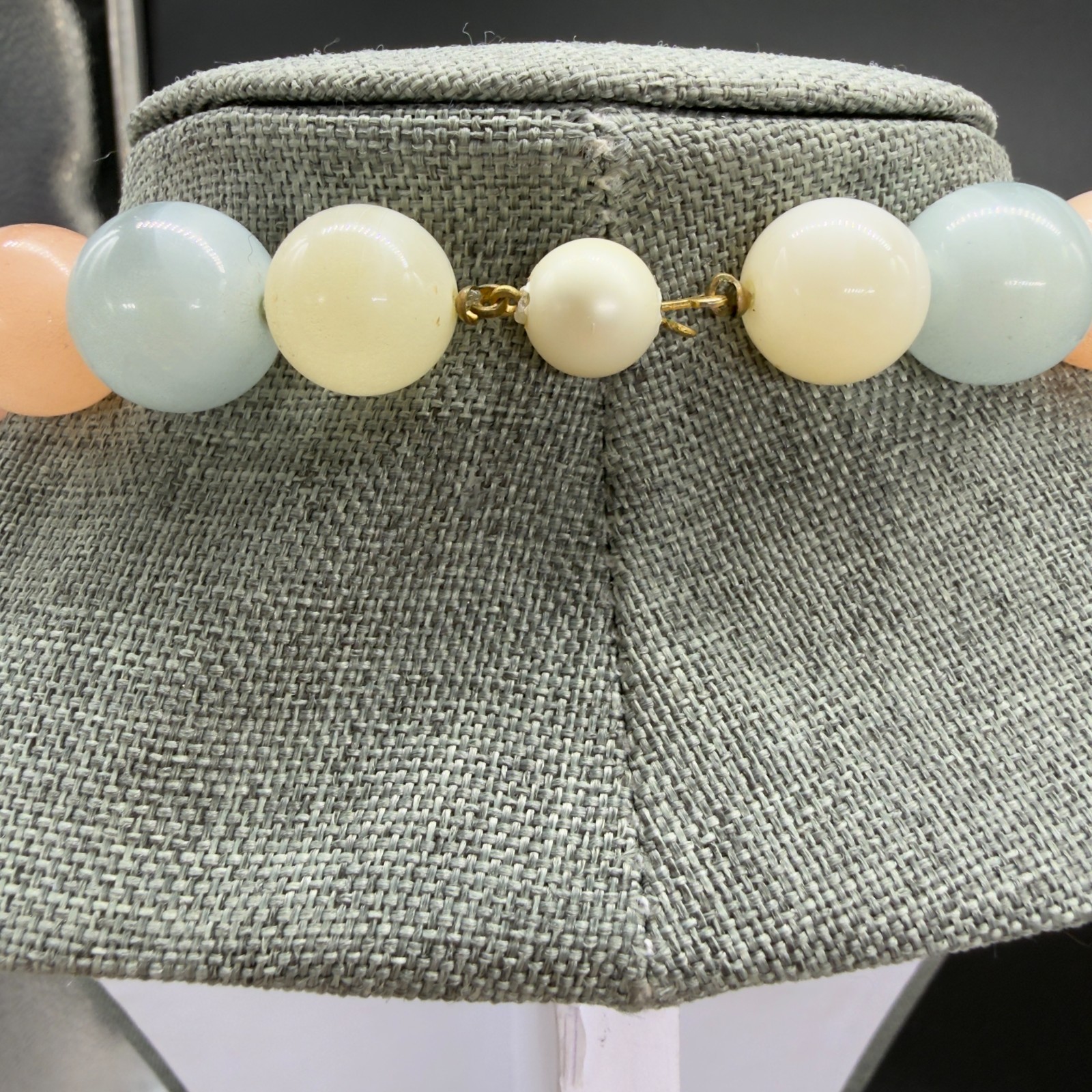 Vintage Acrylic Necklace Marbled Pastel Graduated Beads 28 Inches