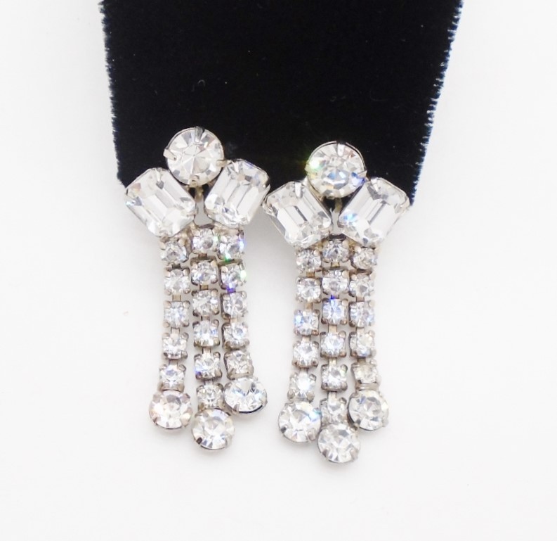 Vintage Clear Round and Emerald Cut Rhinestone Fringe Earrings EUC