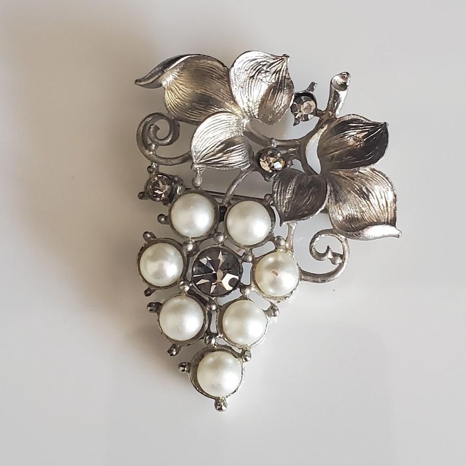 Vintage Grape Cluster Brooch Silver Tone with Rhinestones and Faux Pearls