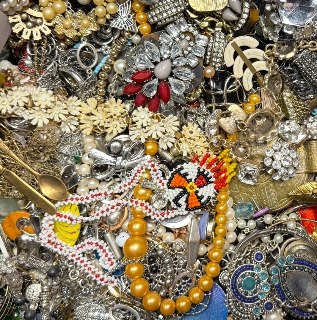 Jewelry Lot 7 Lbs Pounds Unsearched Junk & Wear Vintage & Mod Tangles Treasure