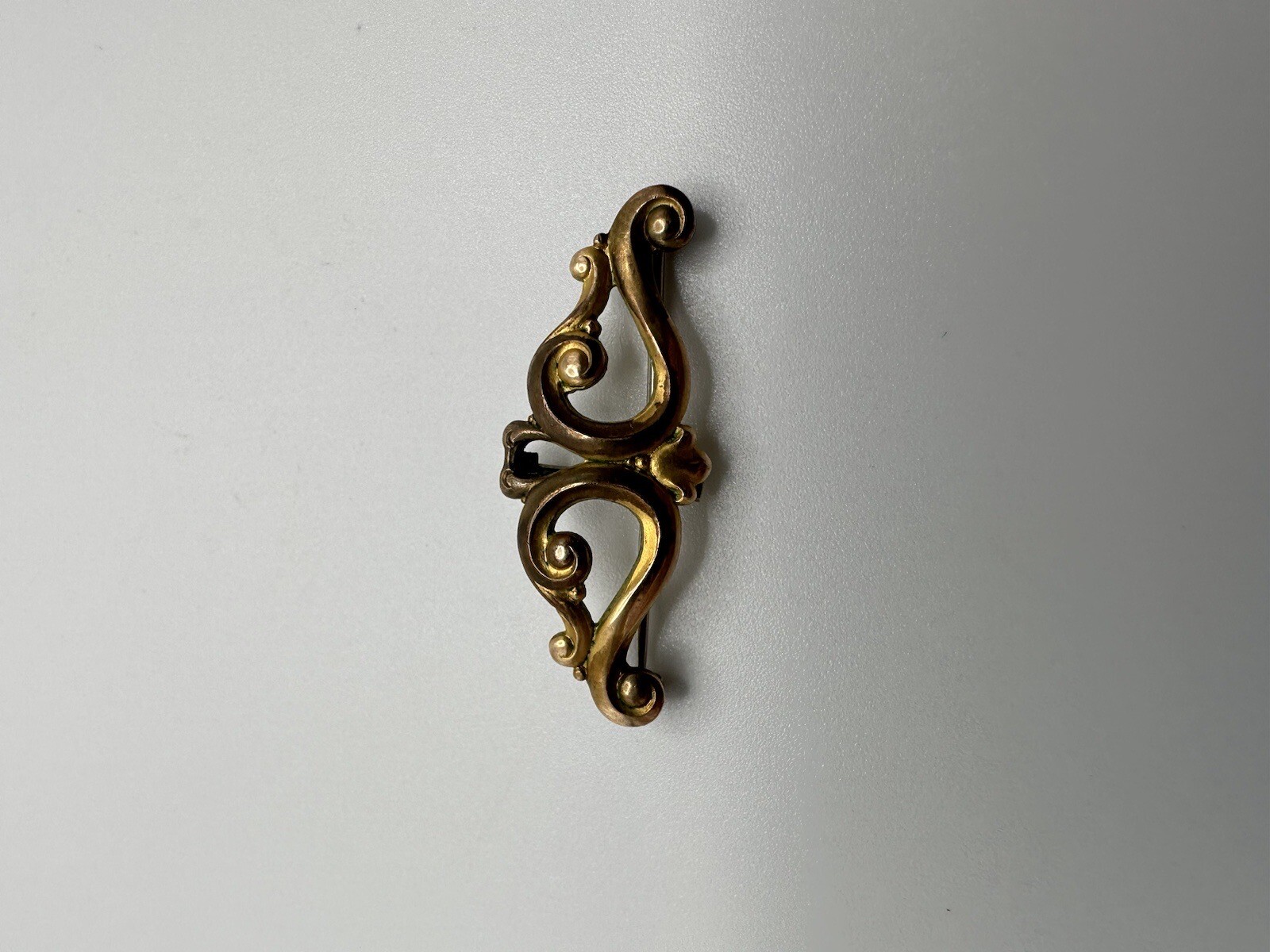 Vintage Gold Plate Ornate Victorian Style Brooch 3.5cm JB4