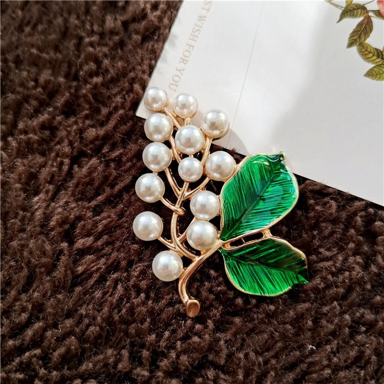 Enamel Faux Pearl Flower Pin Brooch Vintage Style Green Leaves Plant Brooch
