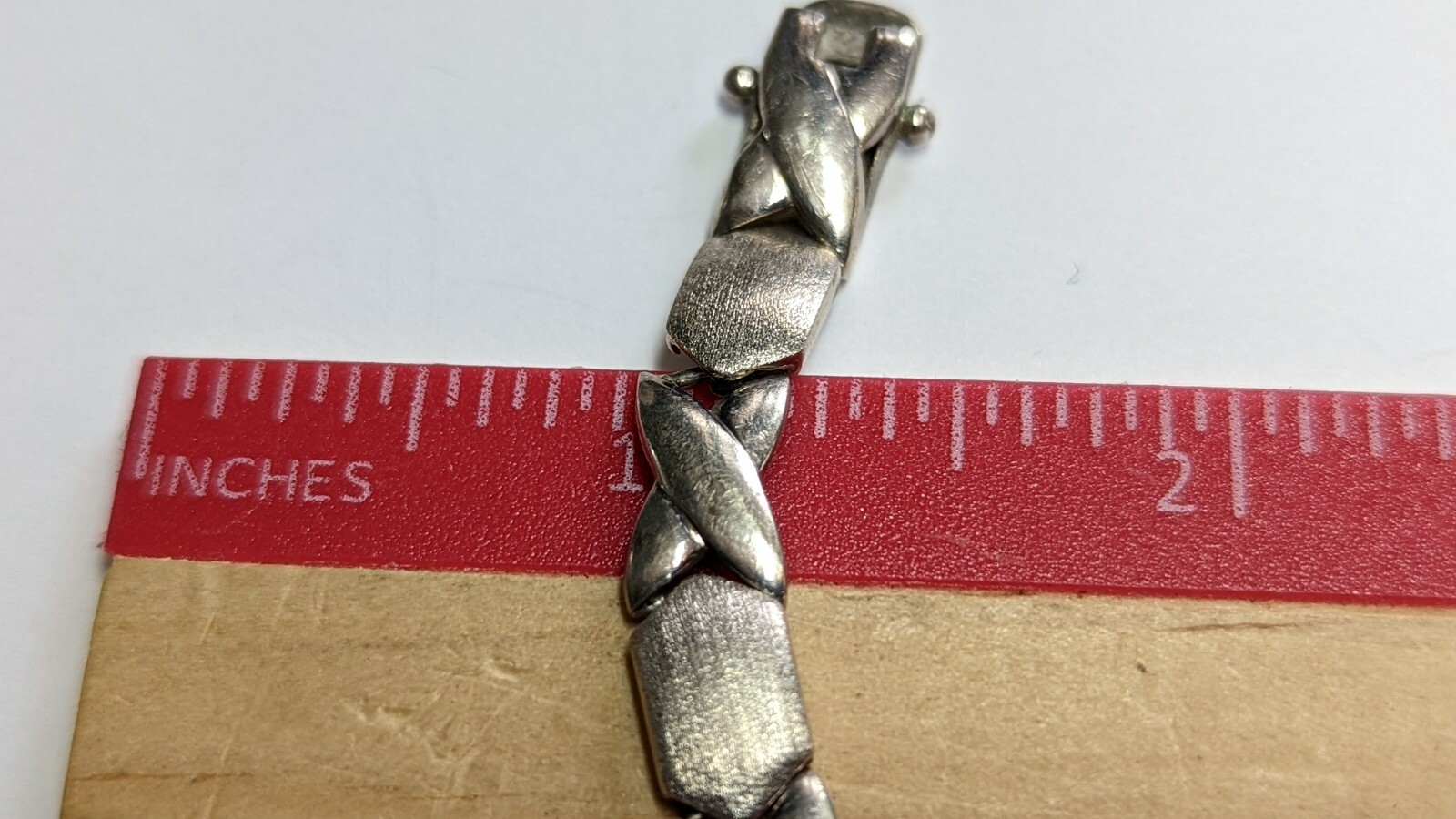 VINTAGE HUGS & KISSES STERLING SILVER BRACELET SIGNED FAS 925 ABOUT 7 1/2″ LONG