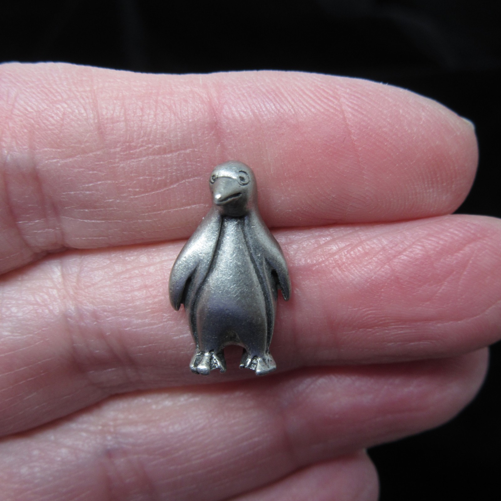JIM CLIFT Pewter Penguin Lapel Tie Tac Pin 0.75″ Vintage Jewelry
