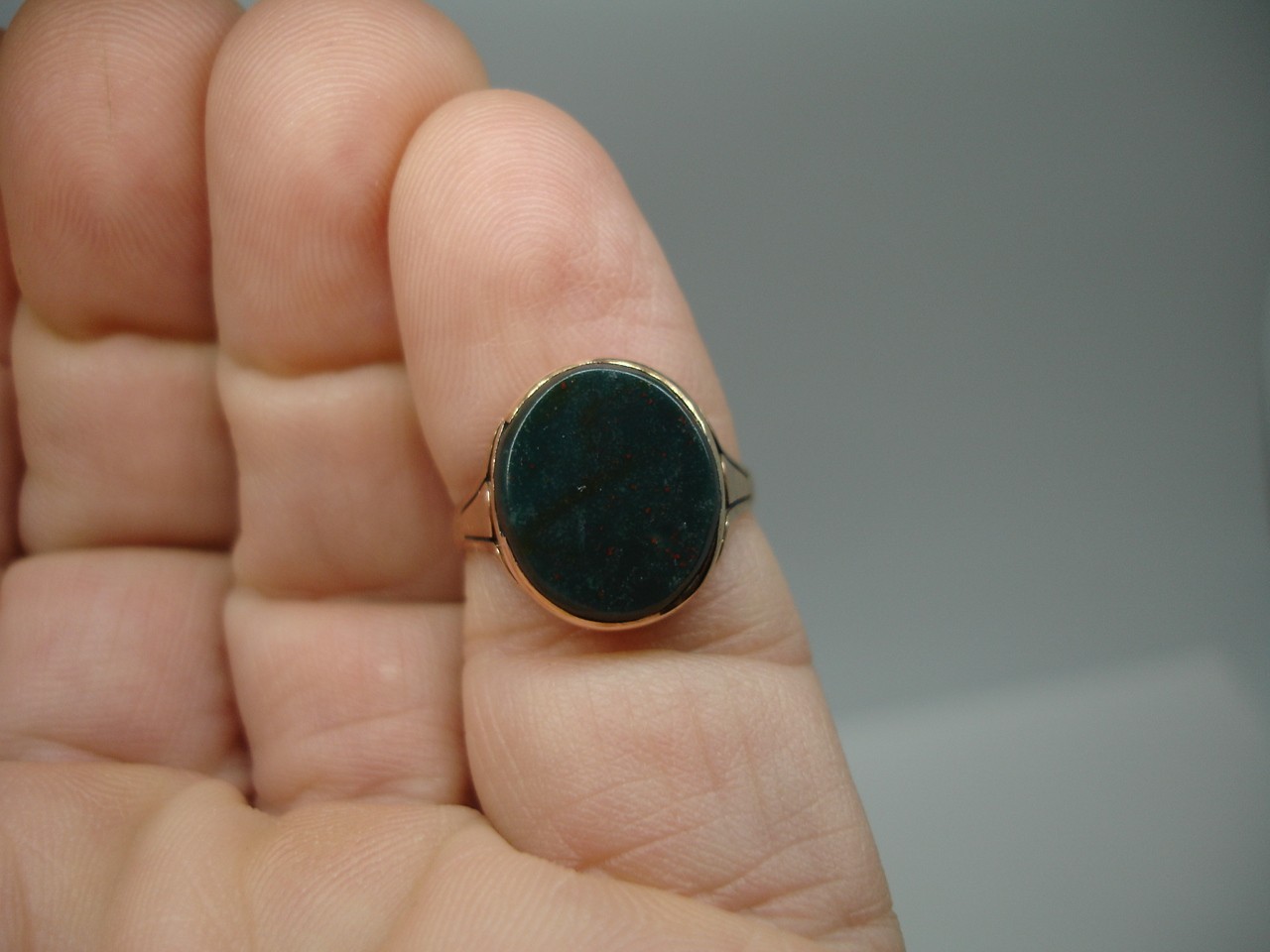 Antique Art Deco 9K Gold Bloodstone RING geometric signet band w red 3.3g sz 6.5