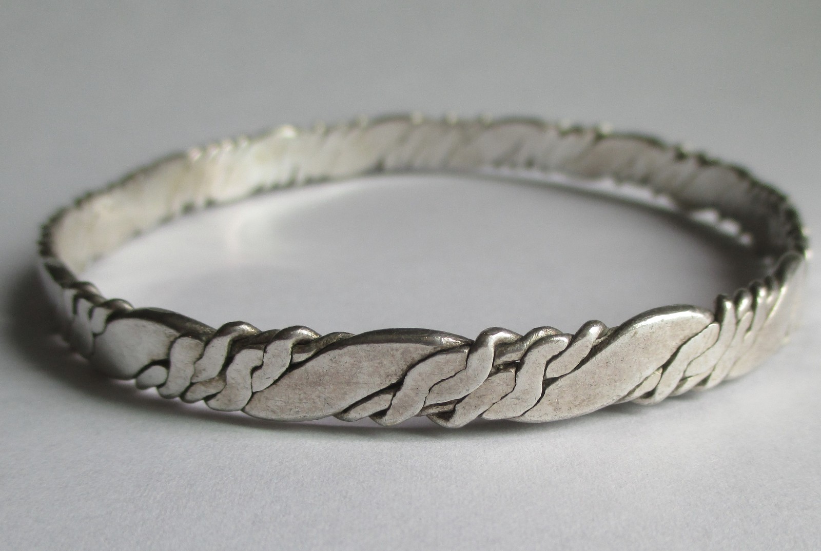 VINTAGE TAXCO MEXICO SILVER TWISTED ROPE CABLE BANGLE BRACELET