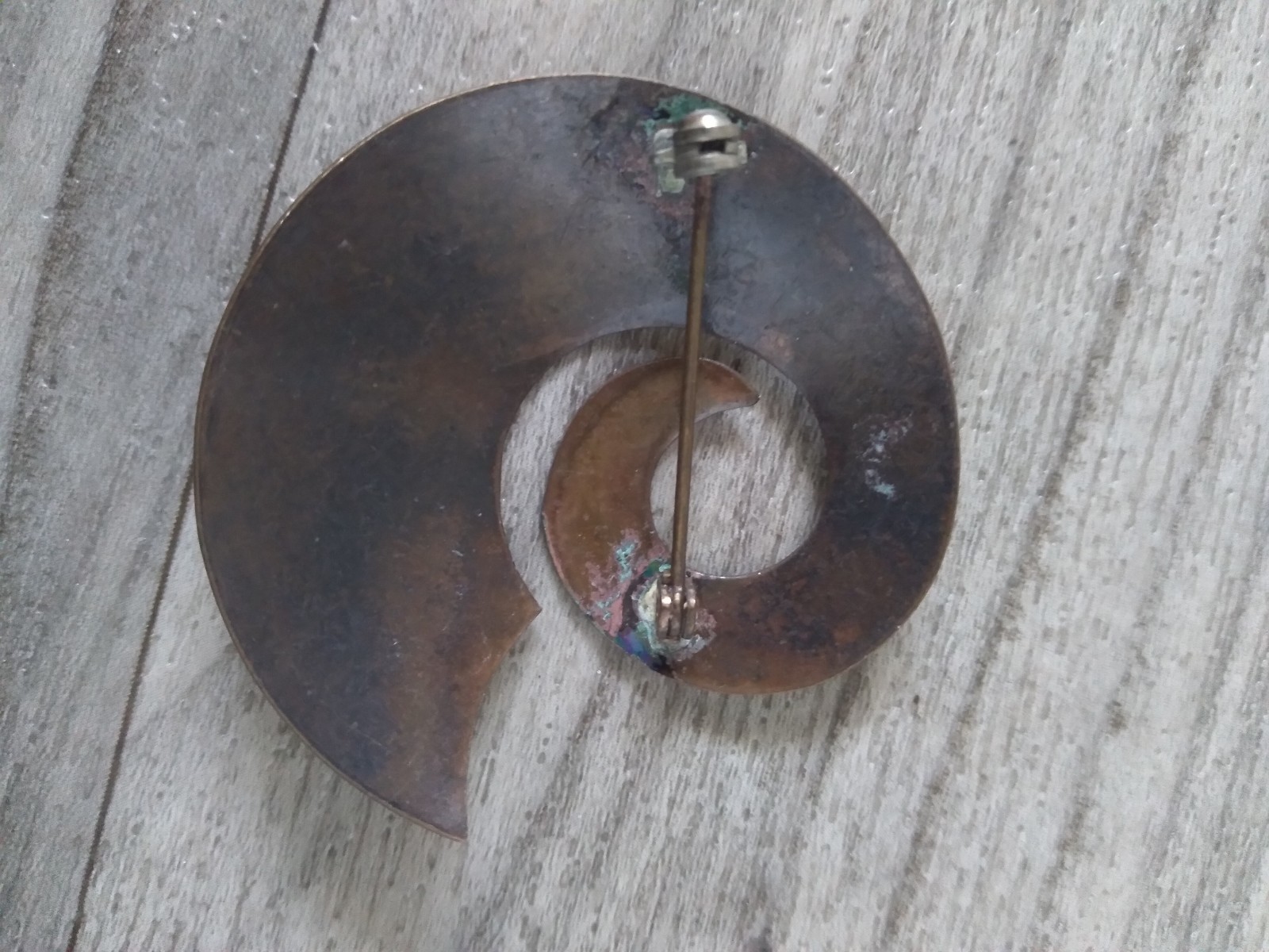 Metal Swirl Brass Brooch Vintage 2in
