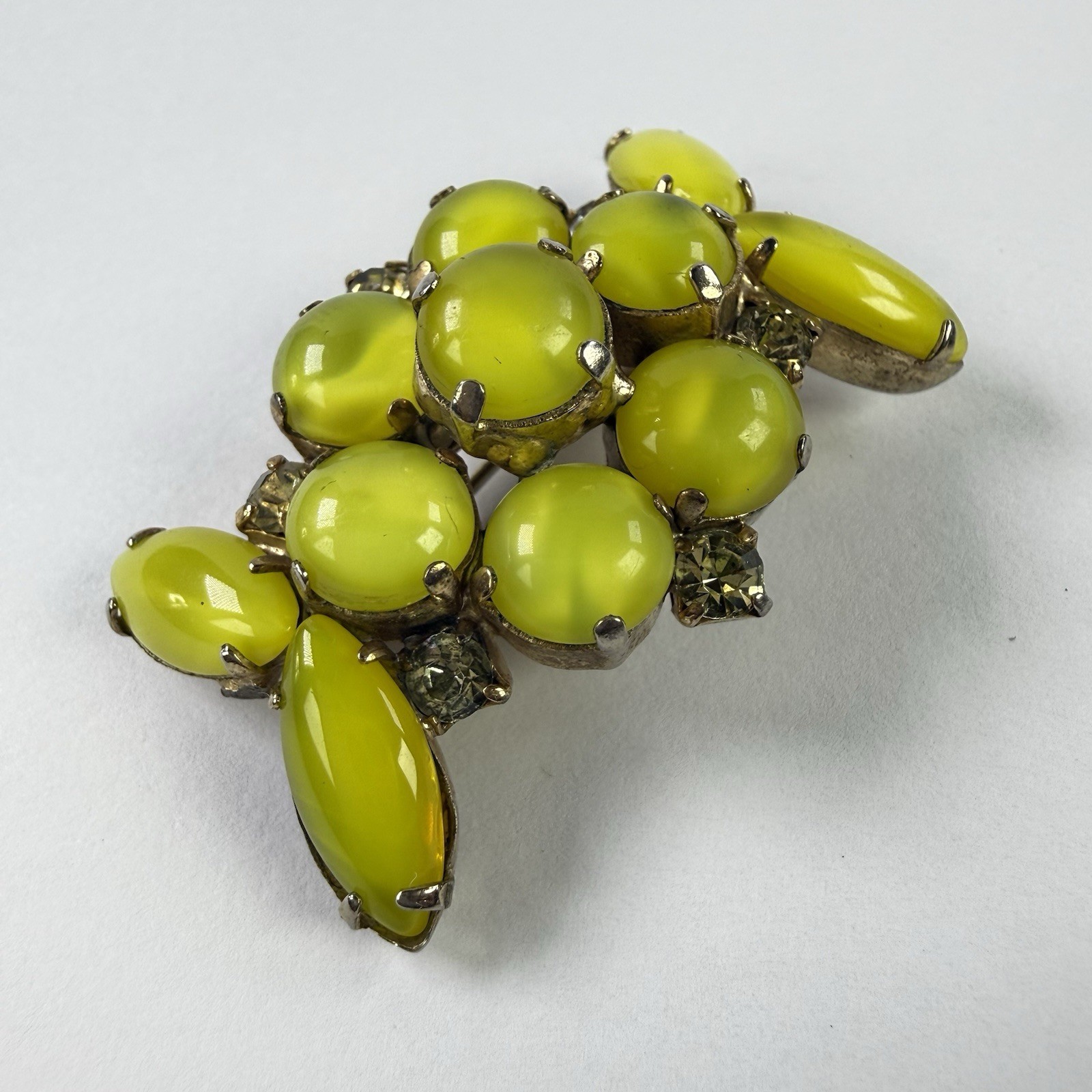 Vtg Lime Green Moonglow Cabochon Rhinestone Brooch Atomic MCM Gold Tone