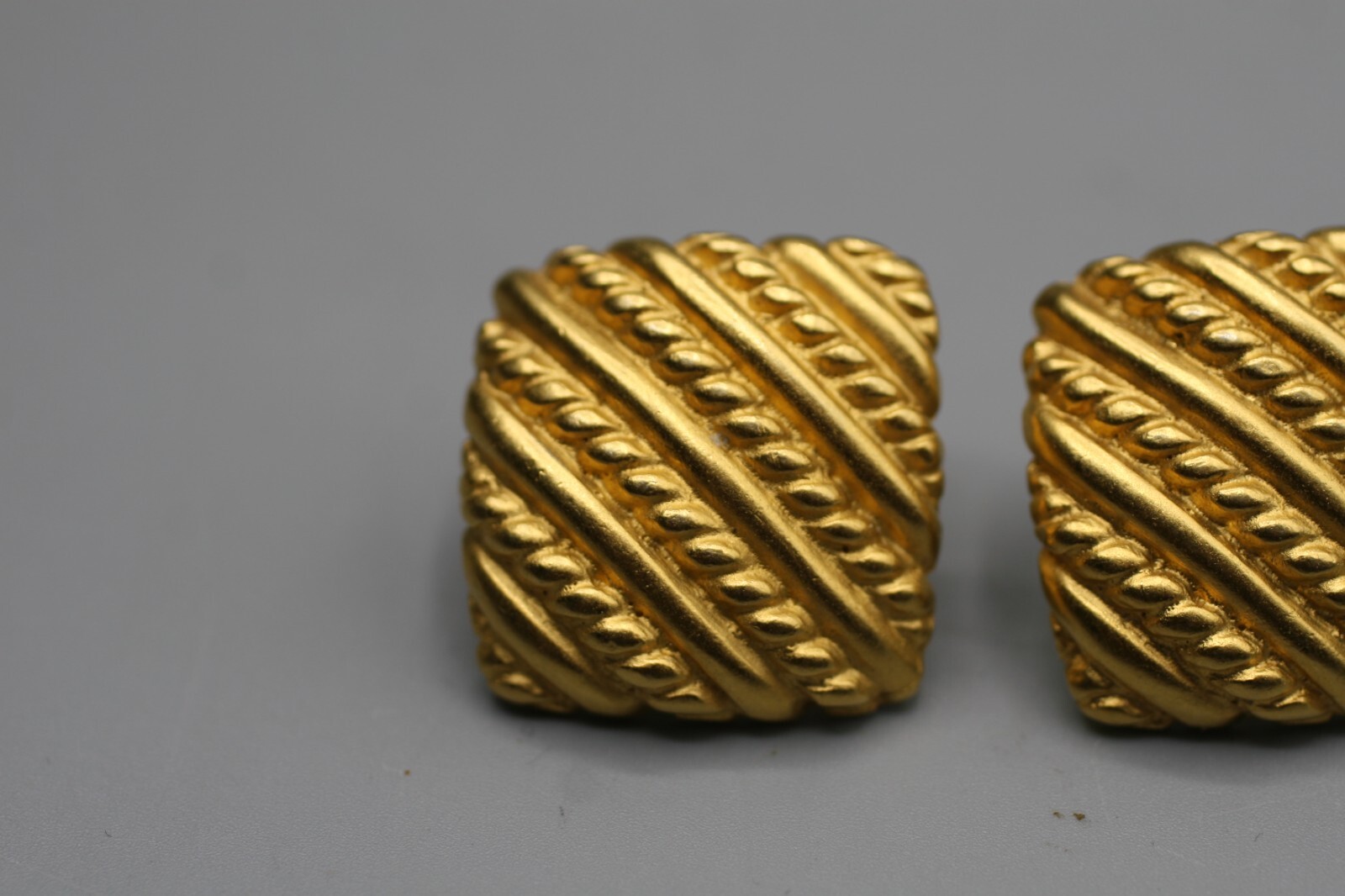 Vintage Revere Earrings Stud Carved Rope Pattern Gold Tone S1