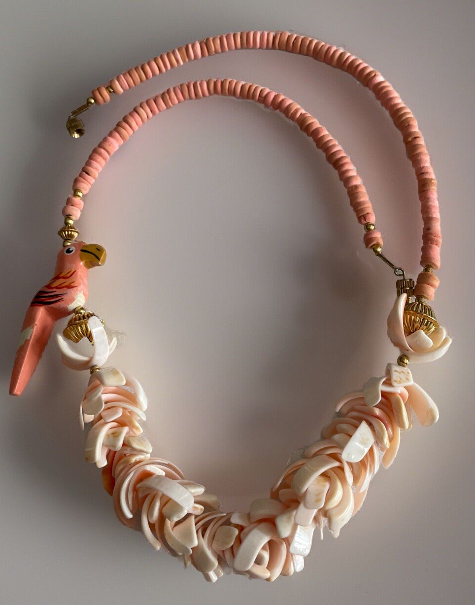 Vintage Peach & White Natural Sea Shell & Fun Parrot Beach Wear 23″ Necklace Z29