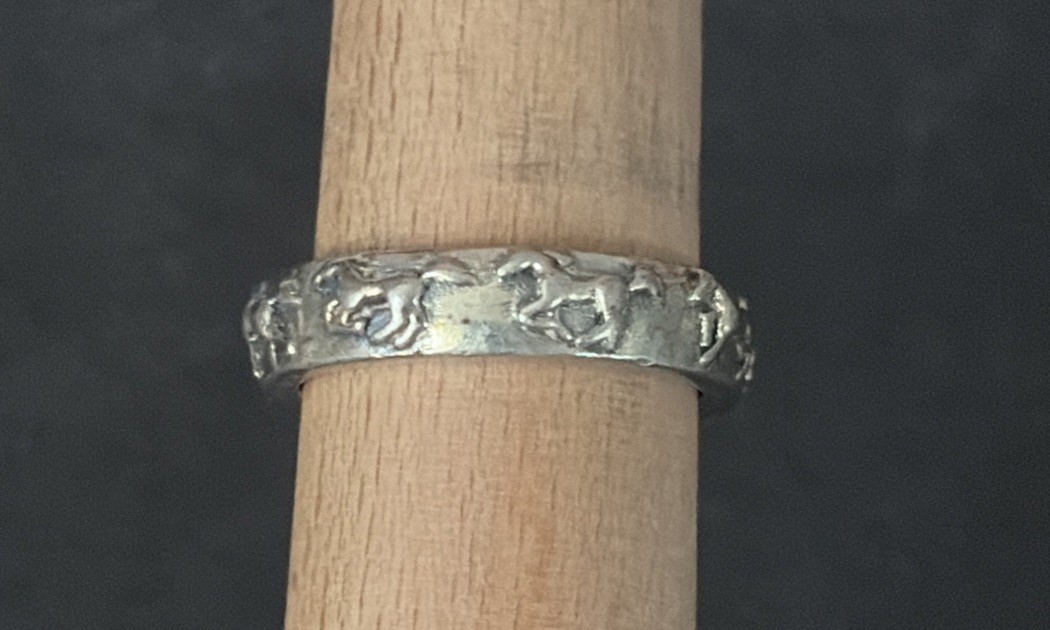 Vintage Sterling Silver Running Horse Band Thick Ring 925