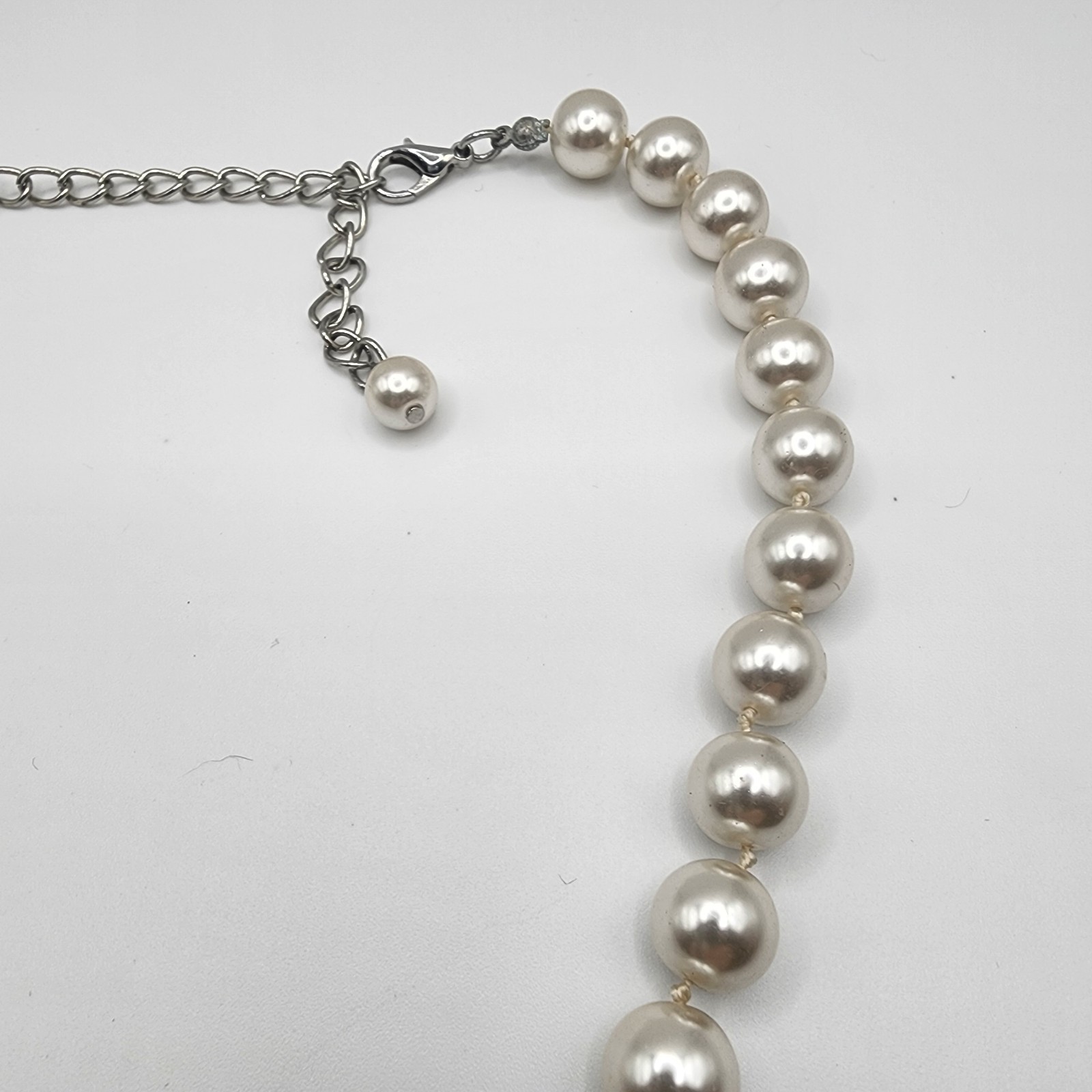 Vintage Faux Imitation White Pearls Beaded Silver Tone Necklace 20.5″