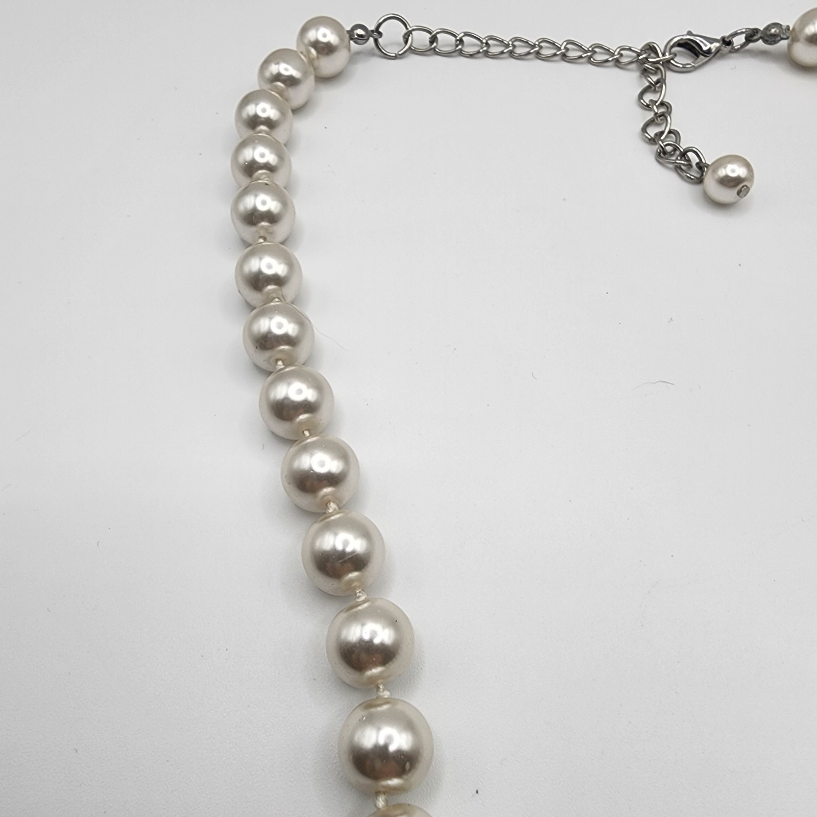 Vintage Faux Imitation White Pearls Beaded Silver Tone Necklace 20.5″