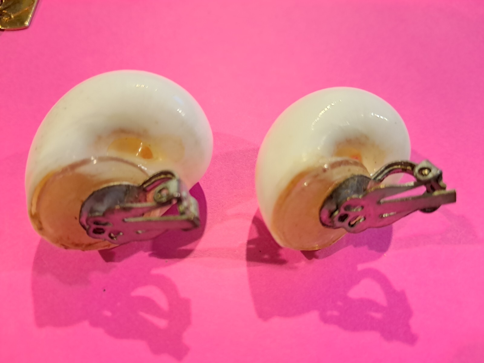 Lot of 2 Unique Vintage Clip Earrings Sea Snail Shell and Gold Metal Geometric