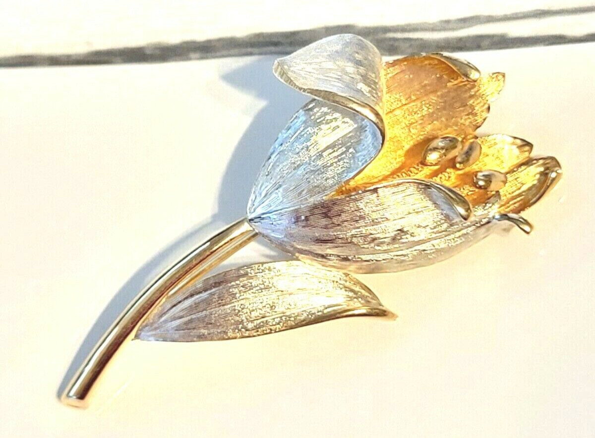 Calla Lily Flower Brooch Pin Vintage Large Silver- Gold tone Floral 2.5″ fb1-82